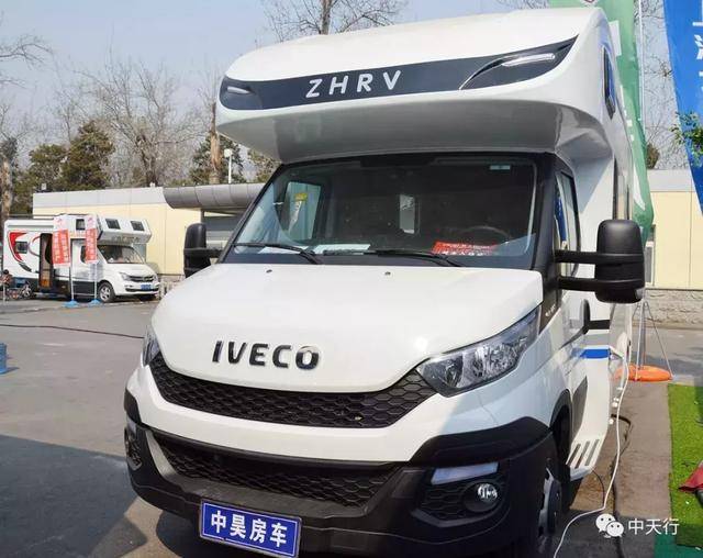 尾部床變長(zhǎng)后達(dá)1.95米，中昊進(jìn)口依維柯C型房車(chē)